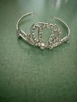 Disney silver-toned princess Tiara ， $5.00 each