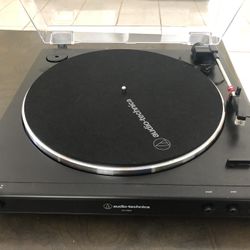 Audio-Technica AT-LP60X Turntable - Black