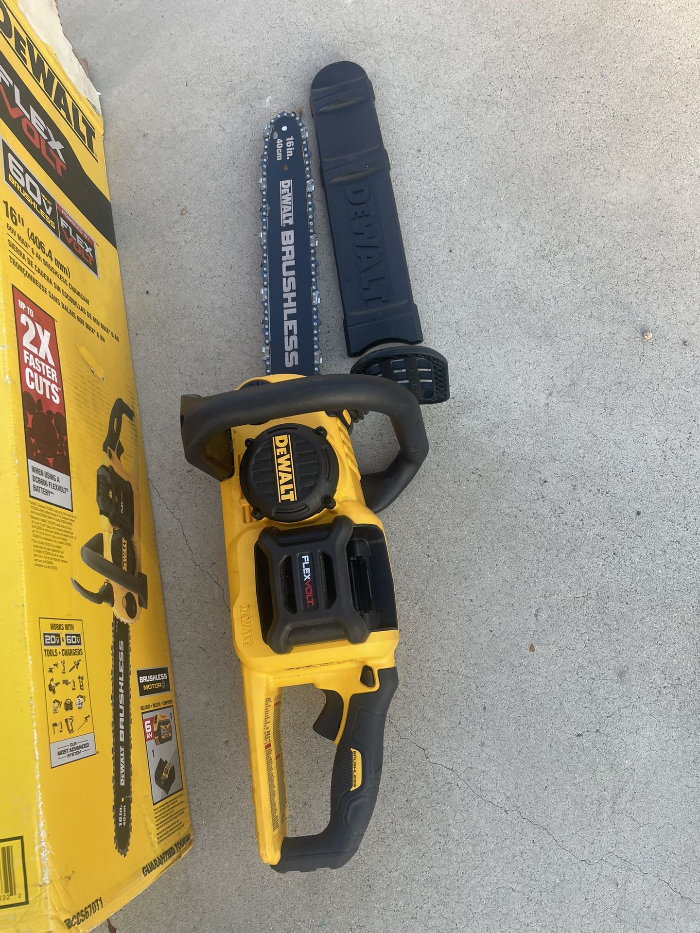 FLEXVOLT 60V MAX 16in. Brushless Cordless Battery Powered Chainsaw (Tool Only)