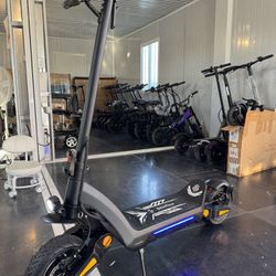 Dual-motor large electric scooter