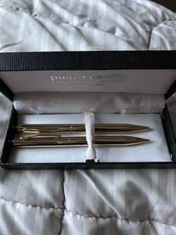 Brand New real Gold Pens, Works amazing. Selling 2