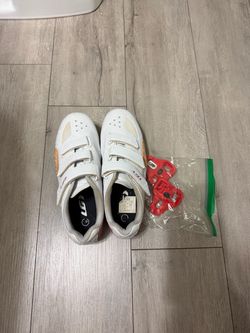 Cycling shoes size 8, delta, Louis Garneau (LG)
