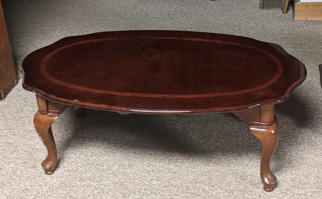 Oval Victorian Style Coffee Table 