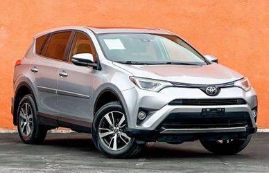 2018 Toyota RAV4/ XLE package/ no accident/ clean title