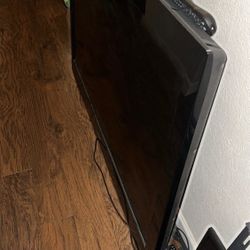 55 inch LCD TV *WORKS GREAT*
