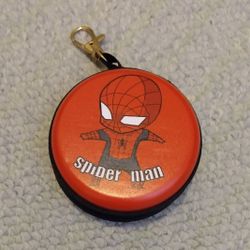BRAND NEW IN PACKAGE CLIP-ON FULL ZIPPER TIN DOUBLE SIDED SPIDERMAN EARBUD KEY COIN PROTECTIVE STORAGE CASE WITH GOLD COLERED HARDWARE 