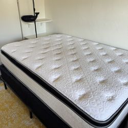 Full Size Mattress, Box Spring, Metal Frame