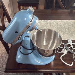 KitchenAid 5 Qt Artisan Tilt Mixer