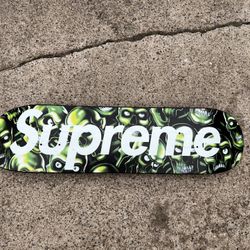 Supreme Ss18 Glow Skull Pile Skateboard
