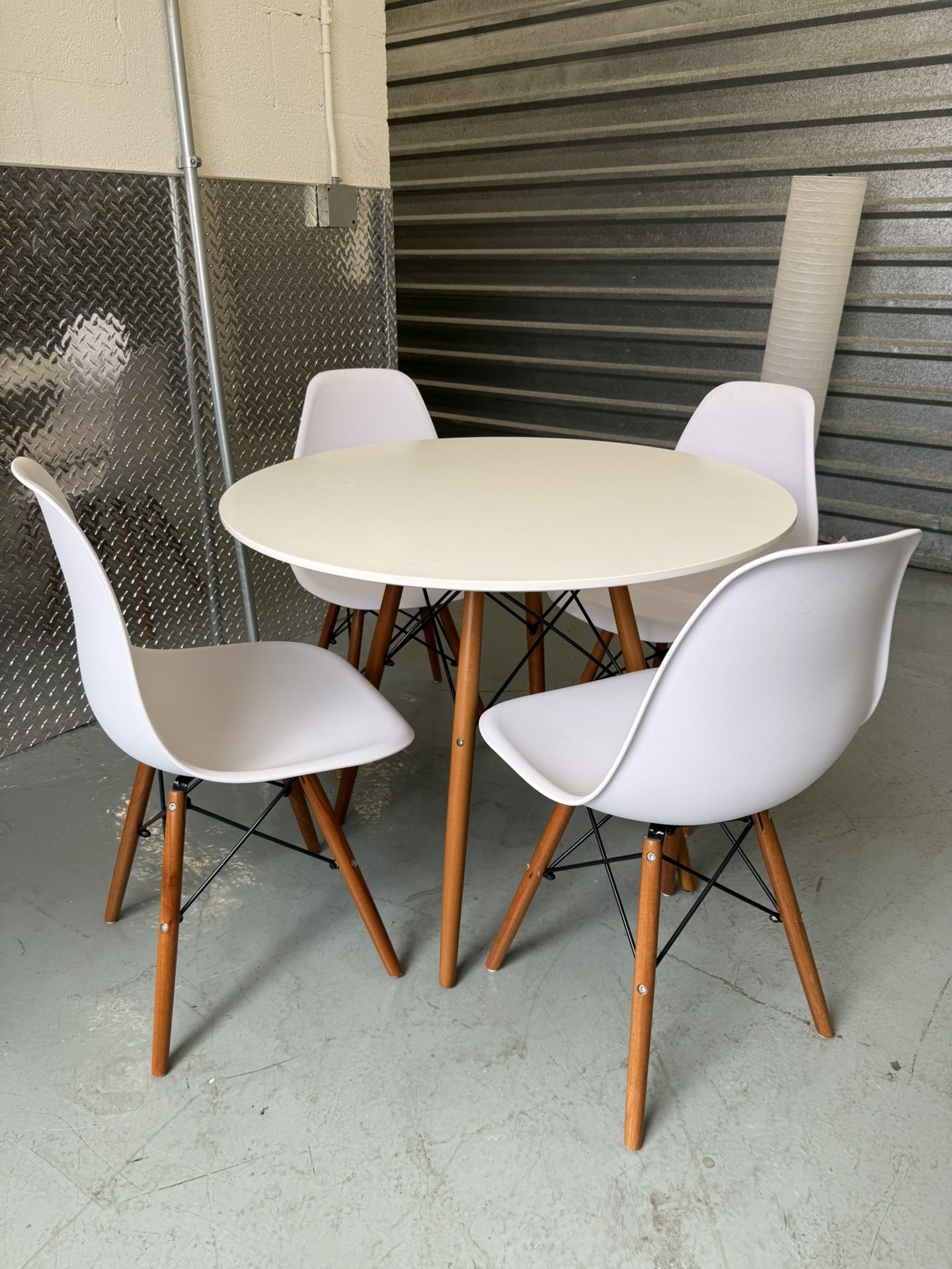 Kitchen Table With 4 Chairs 