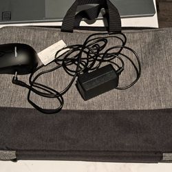 Laptop w/case, Charger and mouse