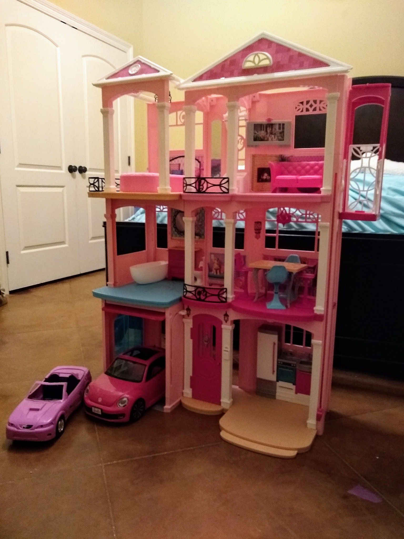 Barbie Dream House (doll house)