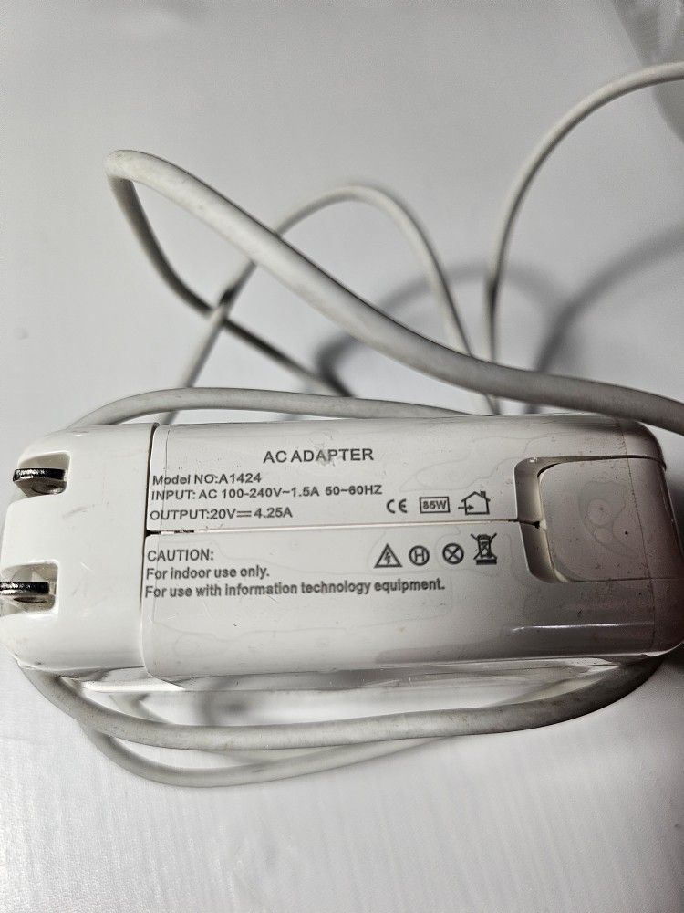 Apple A1424 85W AC. Charger 