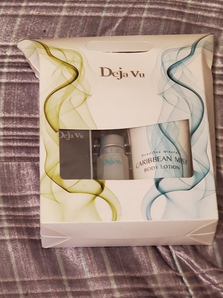 Deja Vu Nailcare kit.