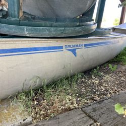 G rumen Canoes 17ft