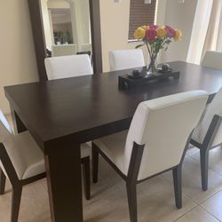 Dining room set with 6 chairs 