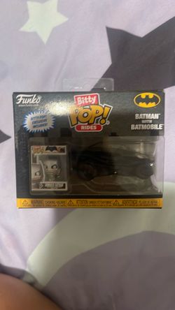 Batman with Batmobile - Mini Funko pop