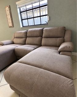 Sectional Sofa with Chaise Lounge
