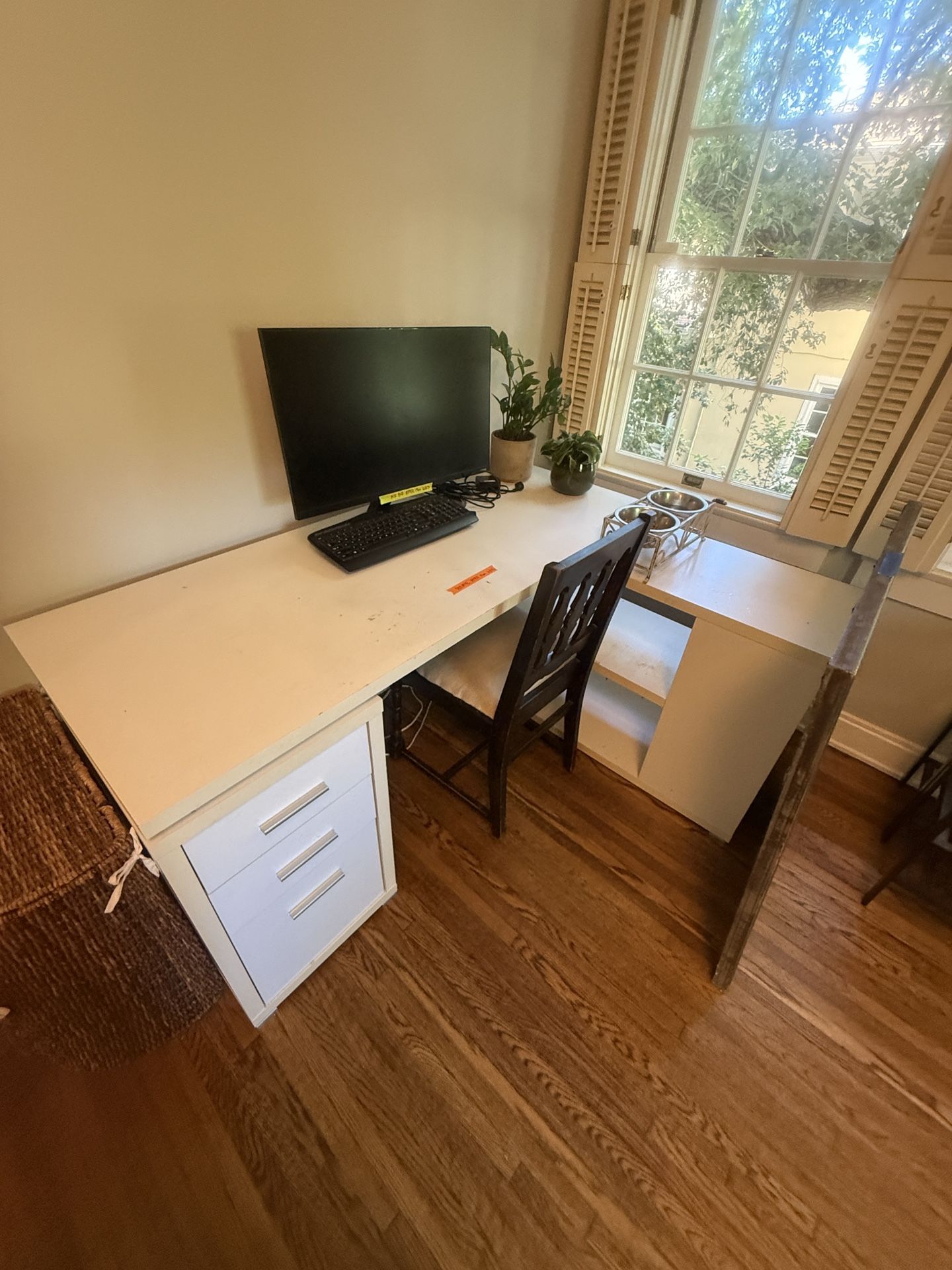 solid L- desk