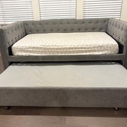 Day Bed With Trundle and 2 Twin Size Mattress’s