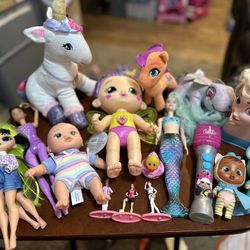 17 Miscellaneous Toys, Dolls And Plushies