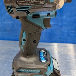 Makita GDT01 Impact Driver With Battery