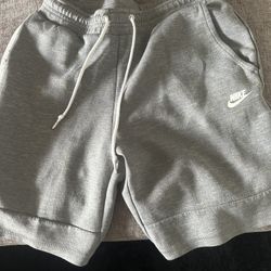 Nike Tech Fleece Shorts 