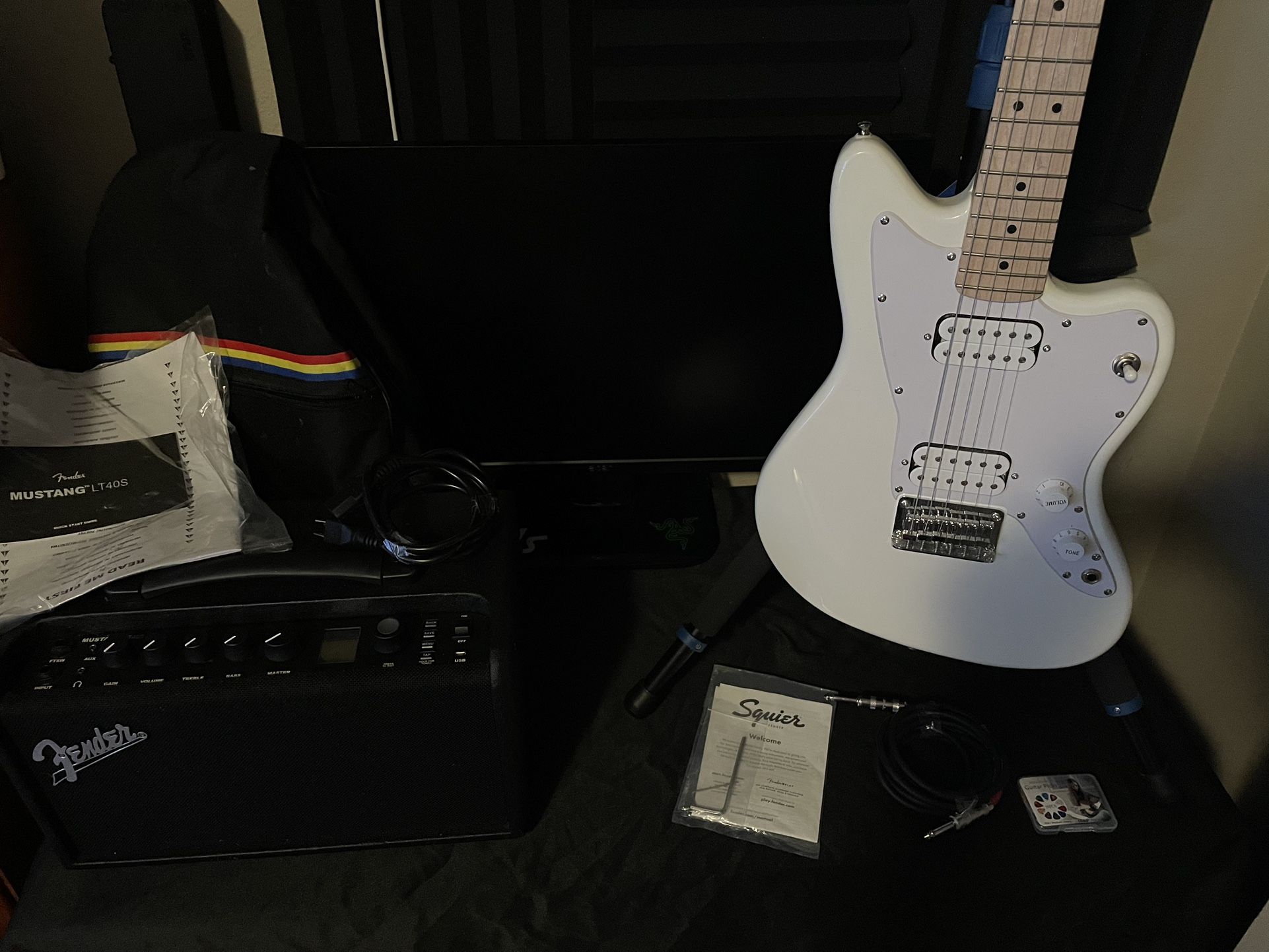 Complete Guitar & Amp Bundle – Squier Mini + Fender Mustang LT40S + Case & More