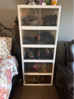 Collapsable dresser