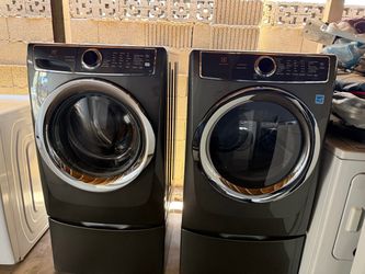 Electrolux Washer and electric dryer Front Load with pedestal 4.5&8.0 cuft