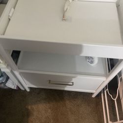 Delta Children Zoe 5-in-1 Convertible Crib & Changing Table – White