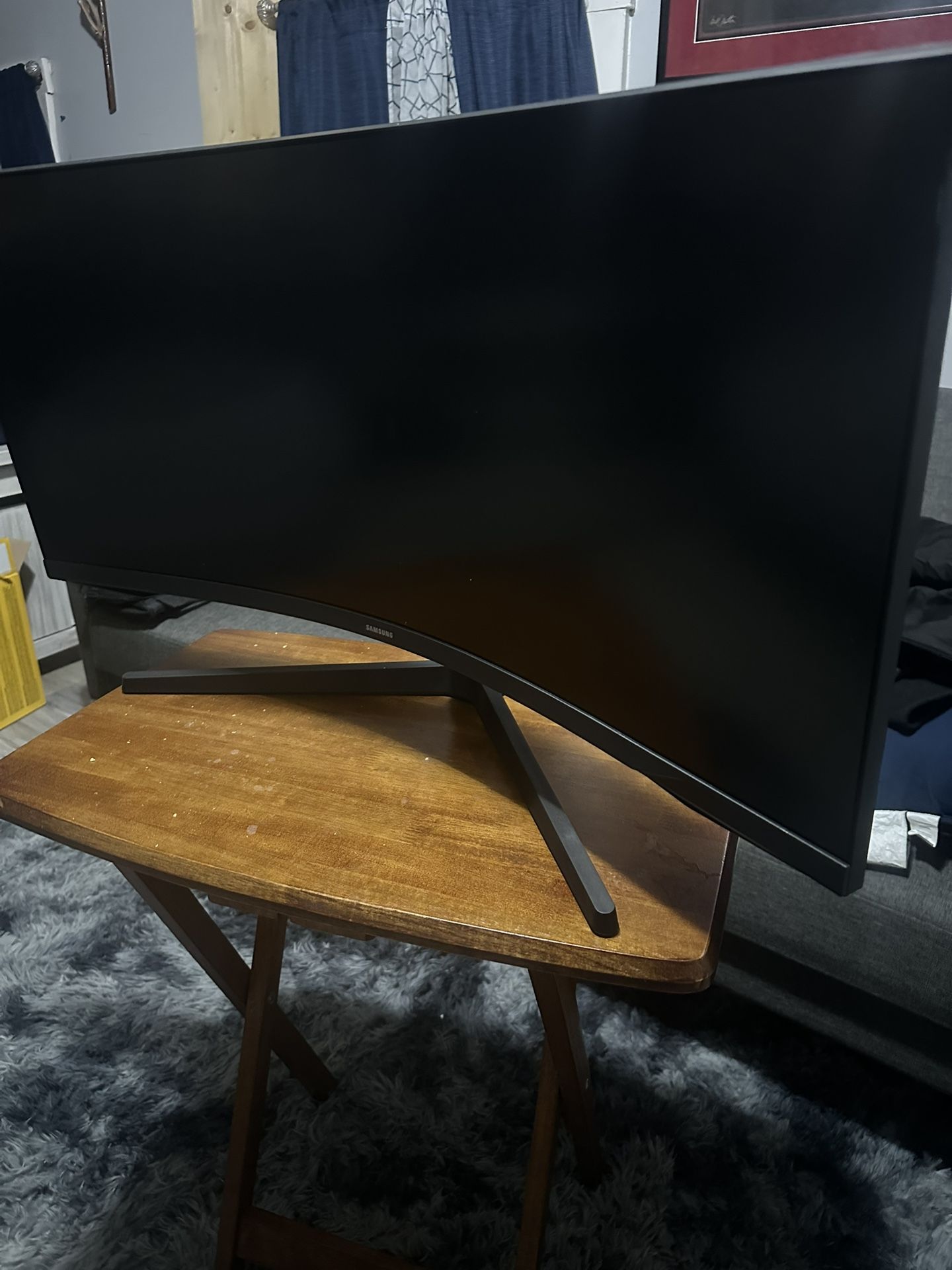 Samsung - 34” Odyssey G5 curved gaming monitor