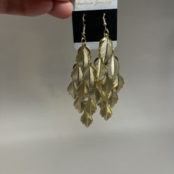 17-PTT  New Gold Tone Leaf Hook Earrings Dangle 4 inch Drop