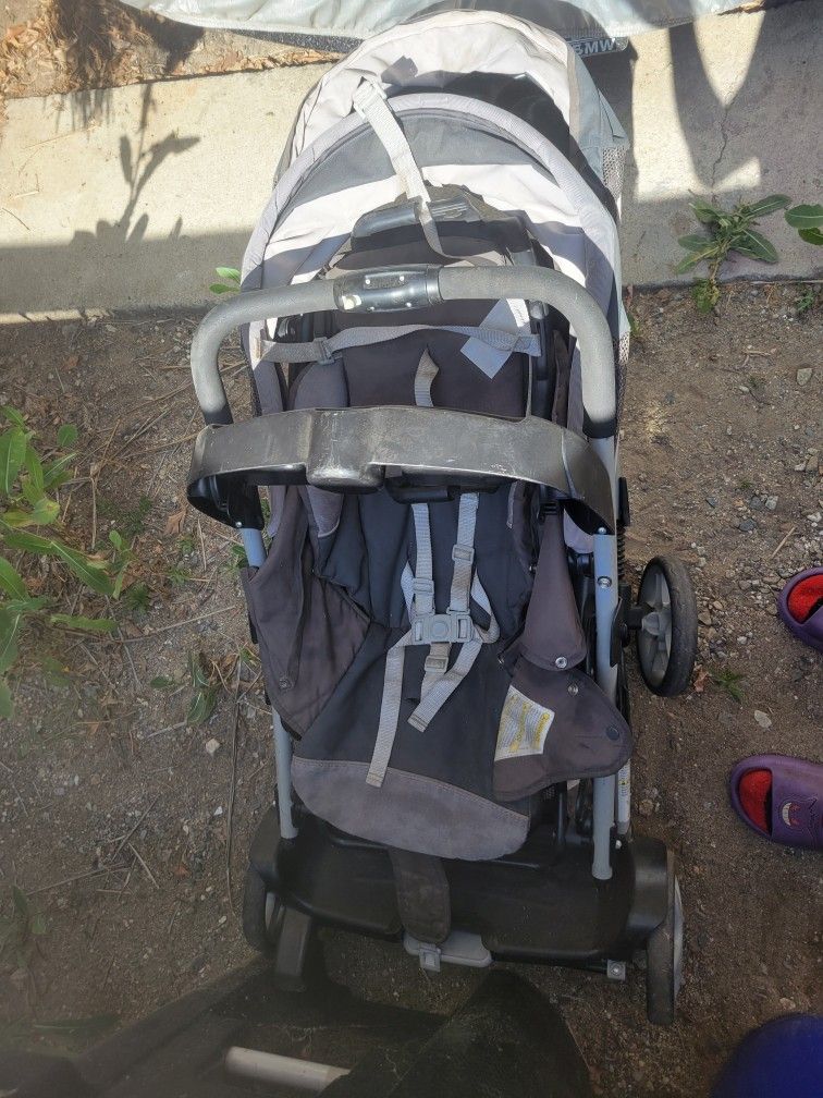 FREE DOUBLE STROLLER