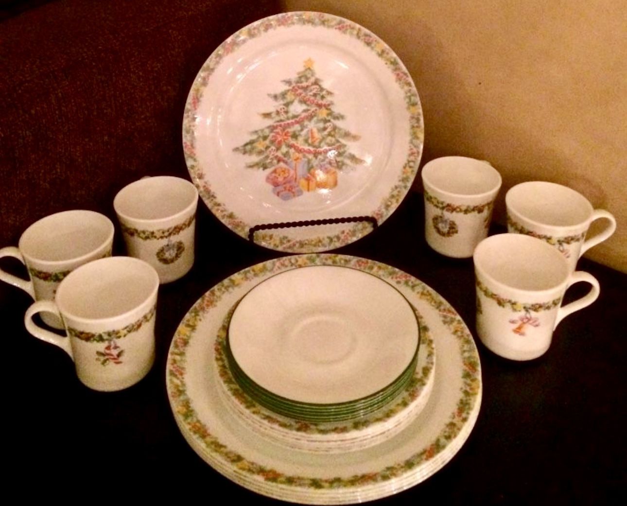 Vintage Corelle “Christmas Joy” 36 Piece Dinnerware Set!! Perfect for this Holiday Season!