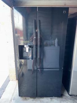 Black Kenmore Refrigerator And Freezer