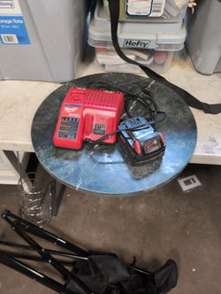 Milwaukee Charger & 18 V Battery