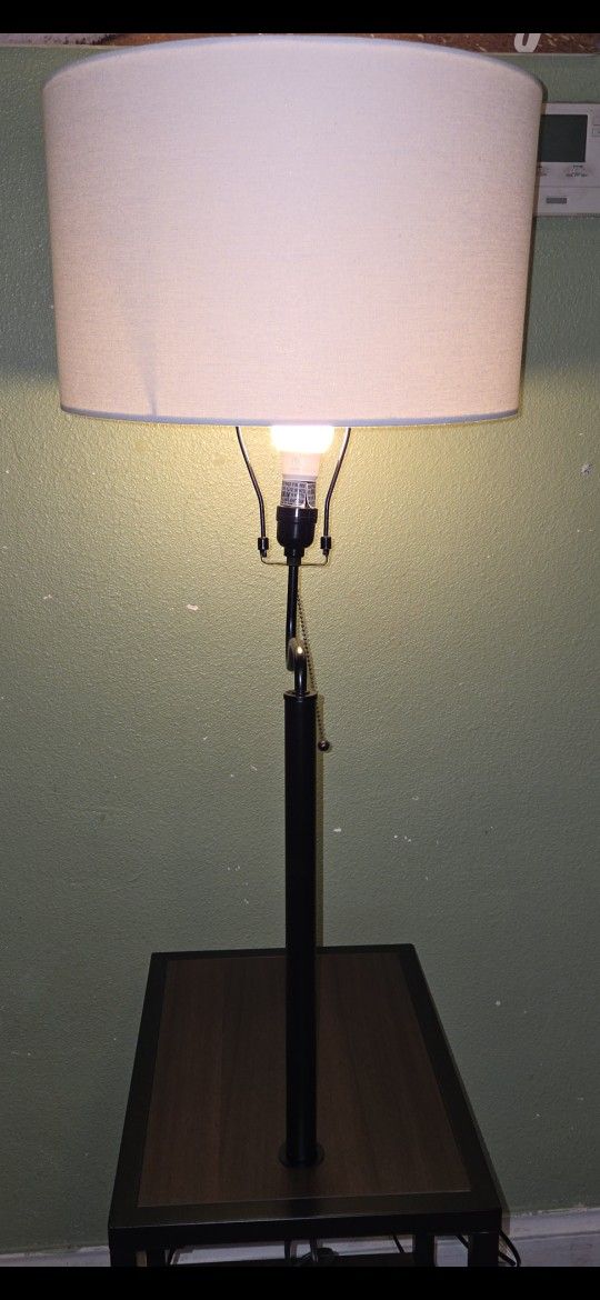 Lamp With Desk Like New