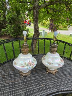 Pair of iridescent floral table lamps