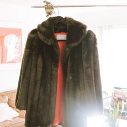 Cozy & Chic! Vintage Jordache Faux Fur Coat - Made in USA! 🇺🇸