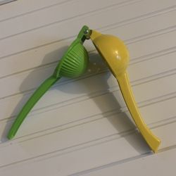 Vintage Cast Aluminum Lemon Lime Hand Press Juicer Yellow Green Citrus Manual