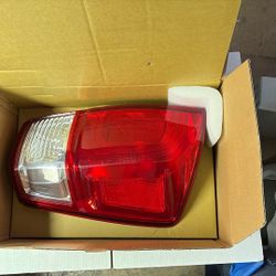 2016 - 2017 Toyota Tacoma Base SR SR5 SR+ Rear Passenger Side Lamp (contact info removed) CAPA