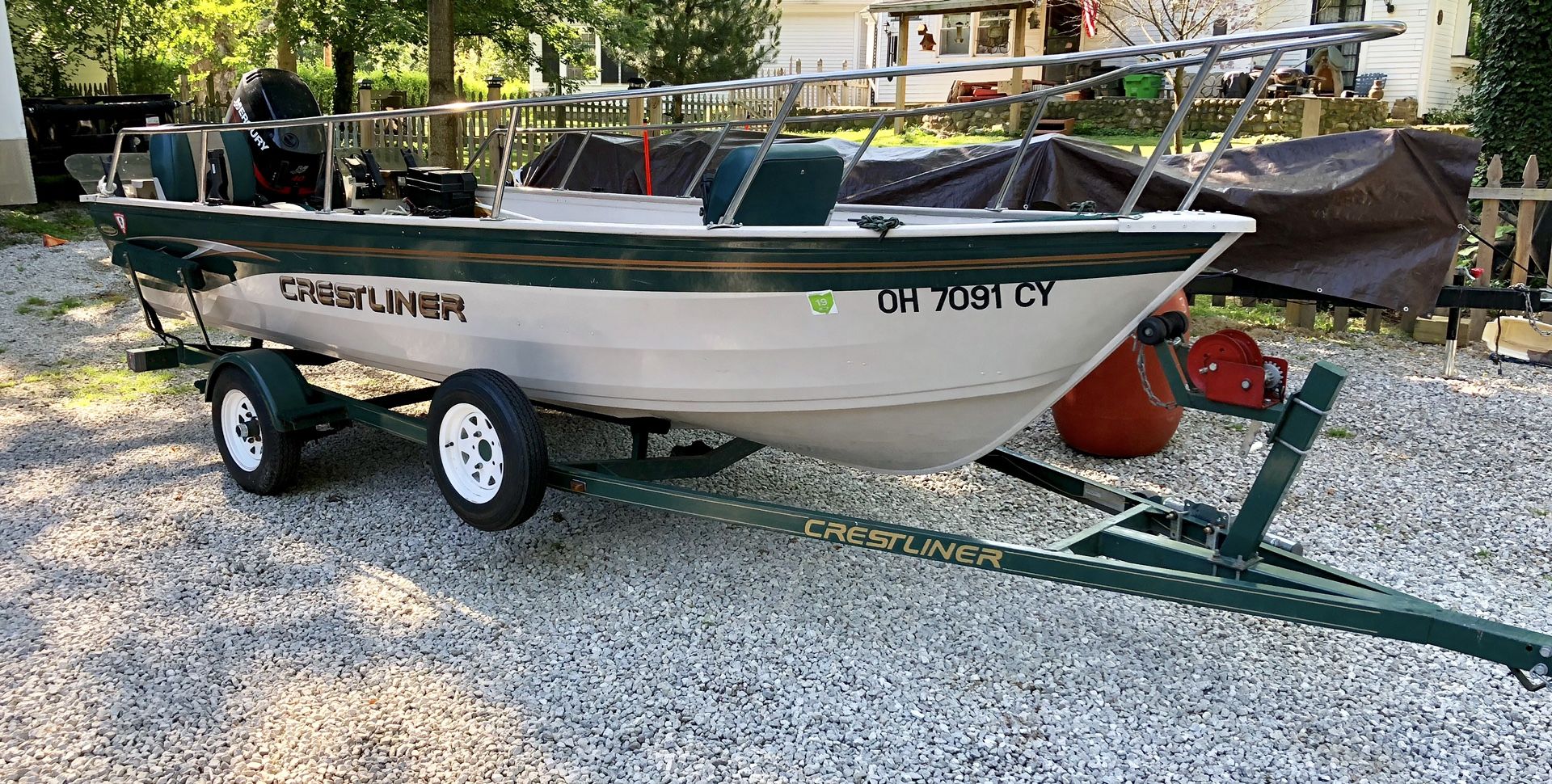 2001 Crestliner 16 Sportsman Boat and Trailer Mercury 40 HP Motor