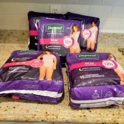 5 Packages Of Depends Size MM (8-16)