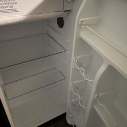 Mini Fridge 3.3 Cu Ft 