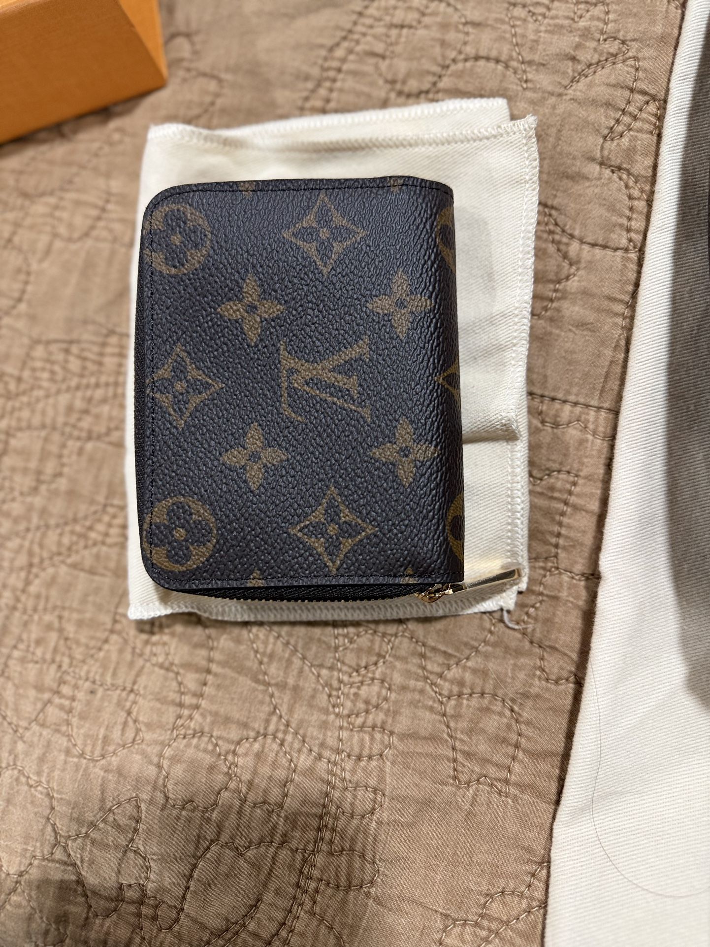 Louie zippy Coin Purse