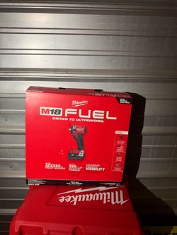 Milwaukee M18 FUEL 3/8” Compact Impact Wrench Kit – 2 Batteries – New