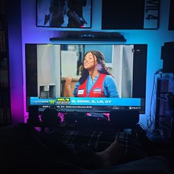 Samsung 55 Inch Smart TV With Remote And Backlight. Lightly Used Just Not Needed Anymore. 