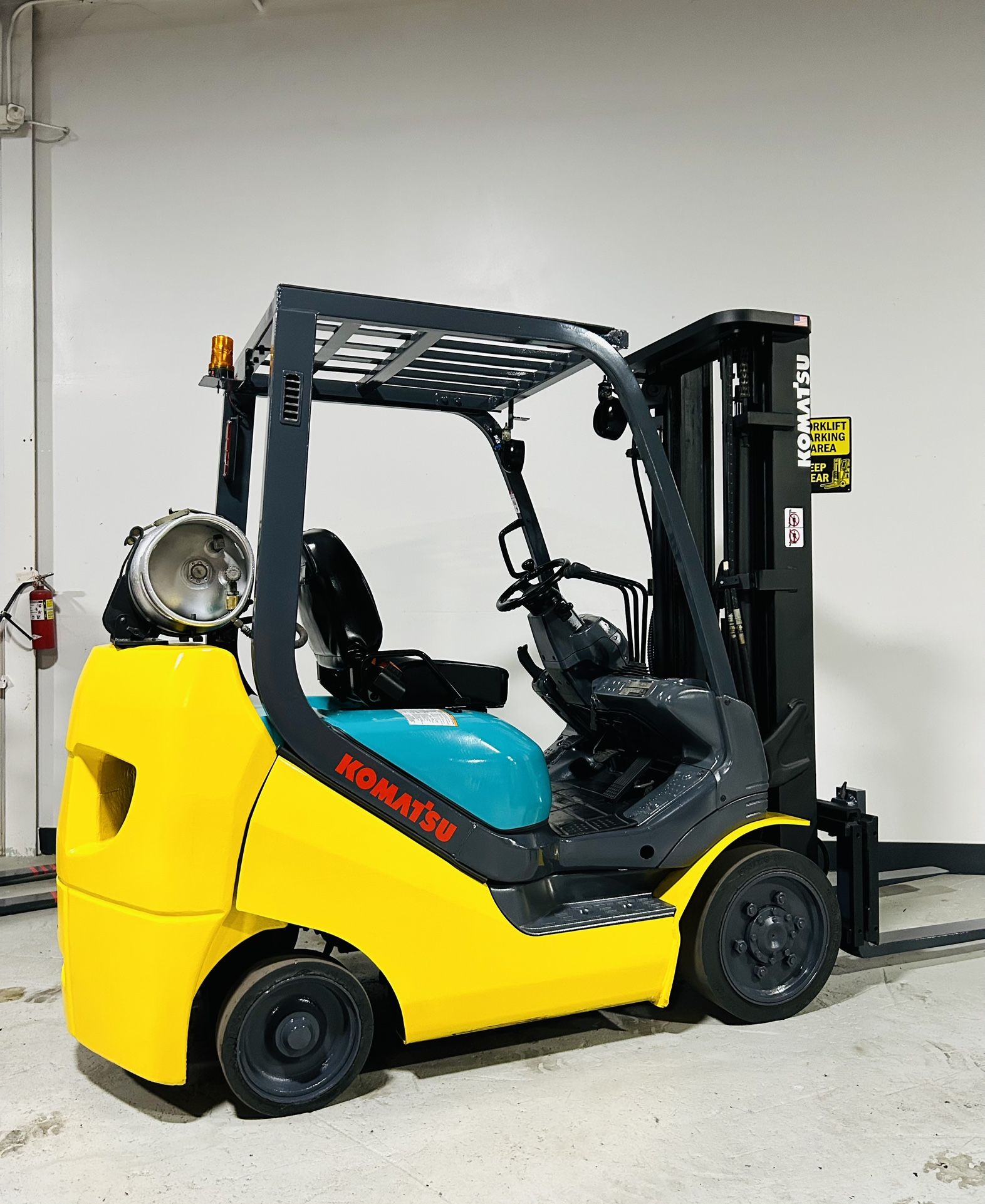 2019 Fully Refurbished. Komatsu Forklift. Propane. Capacity 5000 Lb. Triple Mast. Side Shift. ONLY 1160 Hours! No Any Leaks! No Any Problems. FREE 🚚