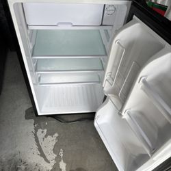 Master Chef Mini Fridge